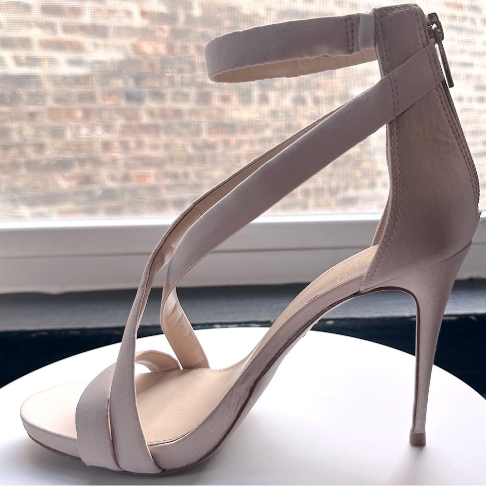 🌸VINCE CAMUTO🌸 Imagine-Devin Sandals size: 8 - Picture 4 of 16